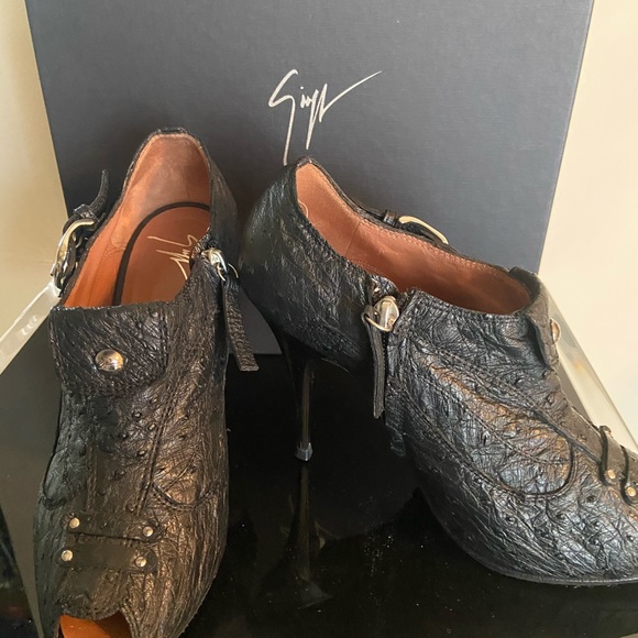 Giuseppe Zantotti Black and Silver Ostrich Bootie  Shoe Very Rare Size 38 - Picture 5 of 13